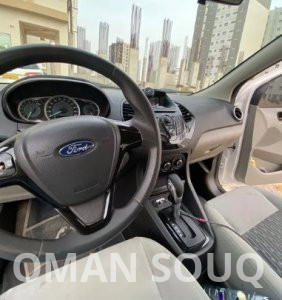 فورد فيغو للبيع السياره بحاله جيده تأمين جديد